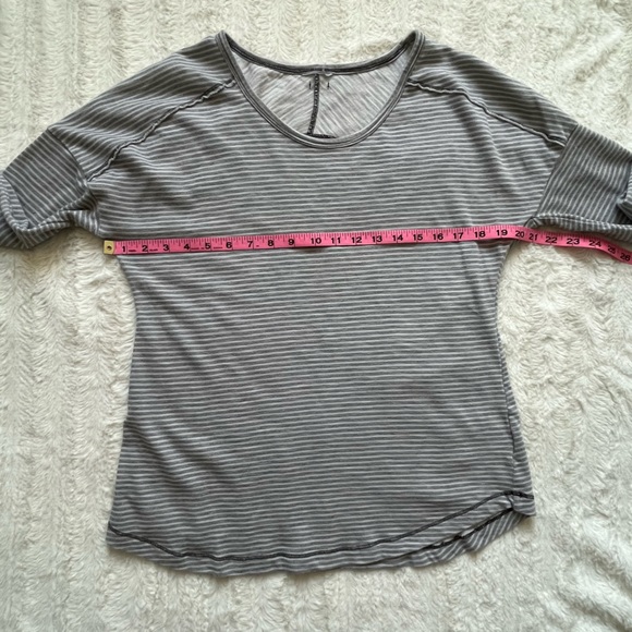 Columbia Striped Drop Long Sleeve Top sz m - Picture 6 of 6